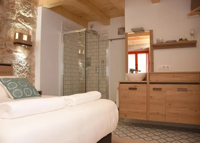 Konukevi Casa Choupas 4*